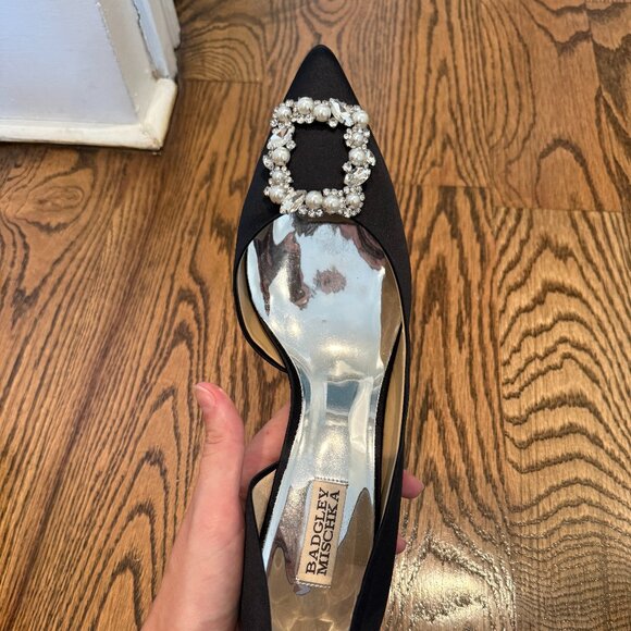 Badgley Mischka Womens Sz 1 Cher Crystal Buckle Pumps Black Satin Stilettos Glam - Picture 15 of 16